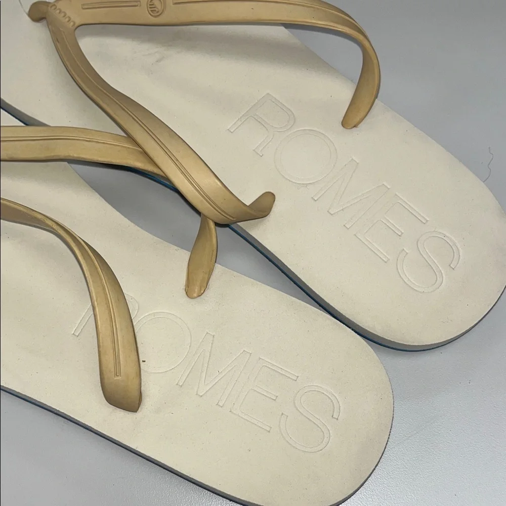 Romes NWT Beige and Blue Men's Flip-Flops Size 13